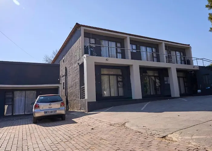 Lux Apt 5Min To Sandton 17