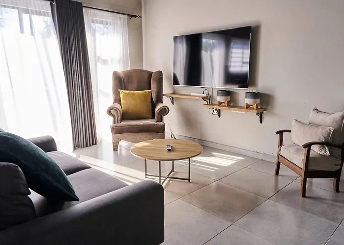 Lux Apt 5Min To Sandton 17